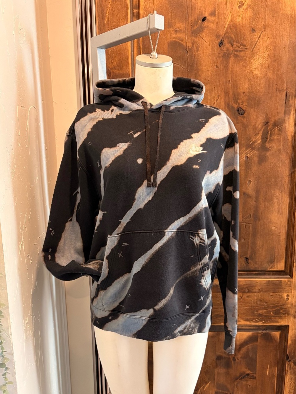 Nike Men’s Black & Grey Tie‑Dye Hoodie – Size M